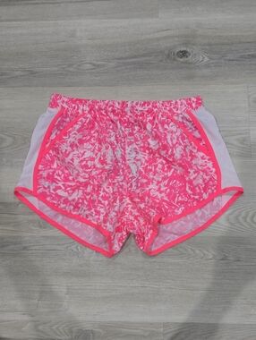 Under Armour Power In Pink Collection Pink White Pocket Athletic Shorts Size S